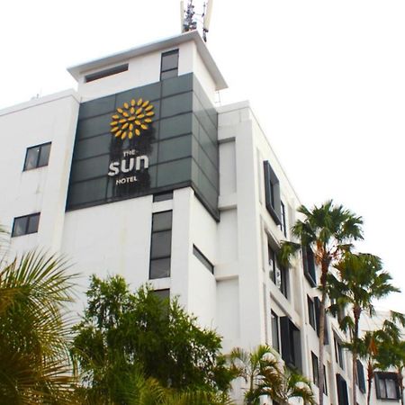 The Sun Hotel Sidoarjo Εξωτερικό φωτογραφία