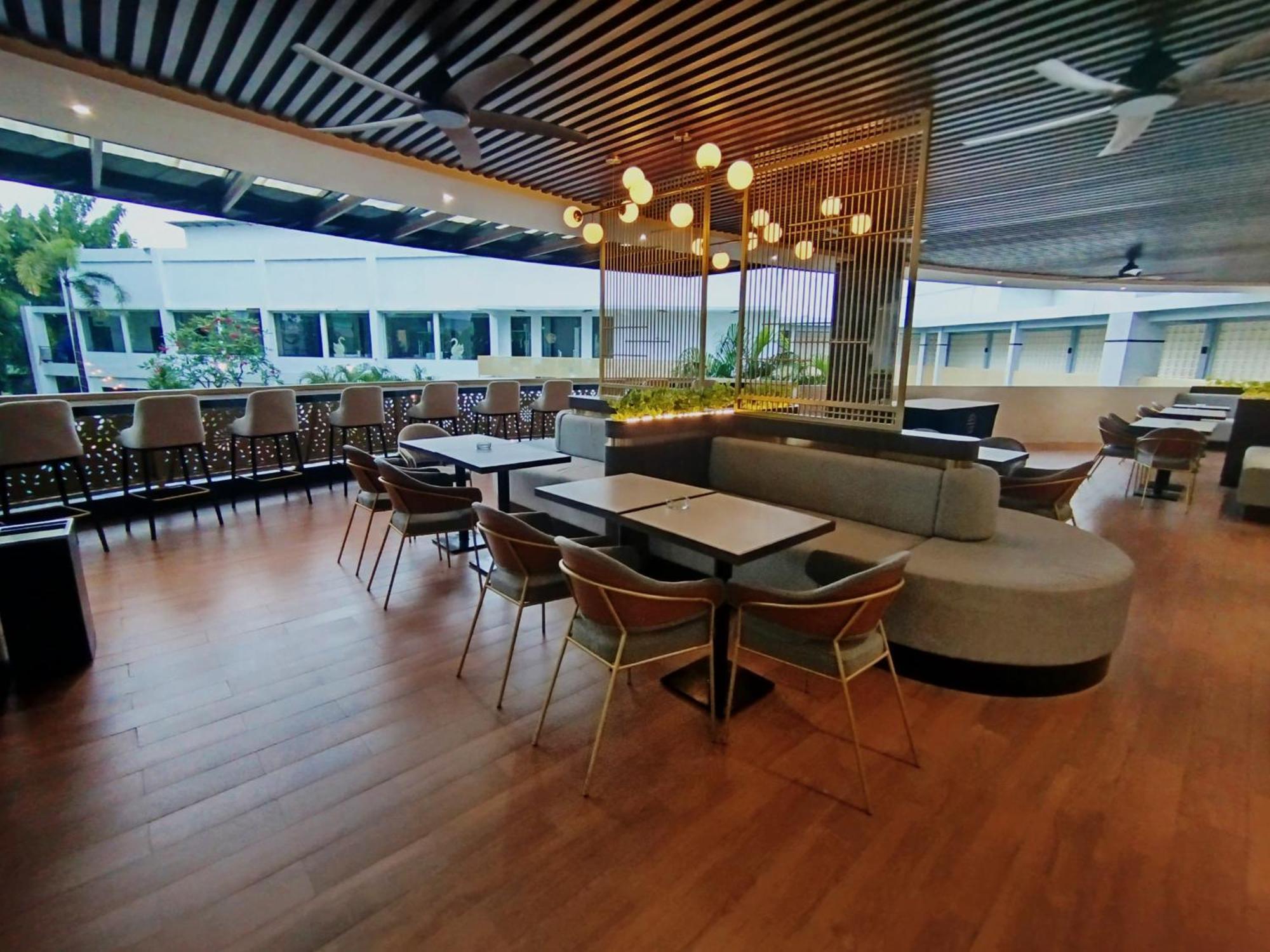 The Sun Hotel Sidoarjo Εξωτερικό φωτογραφία