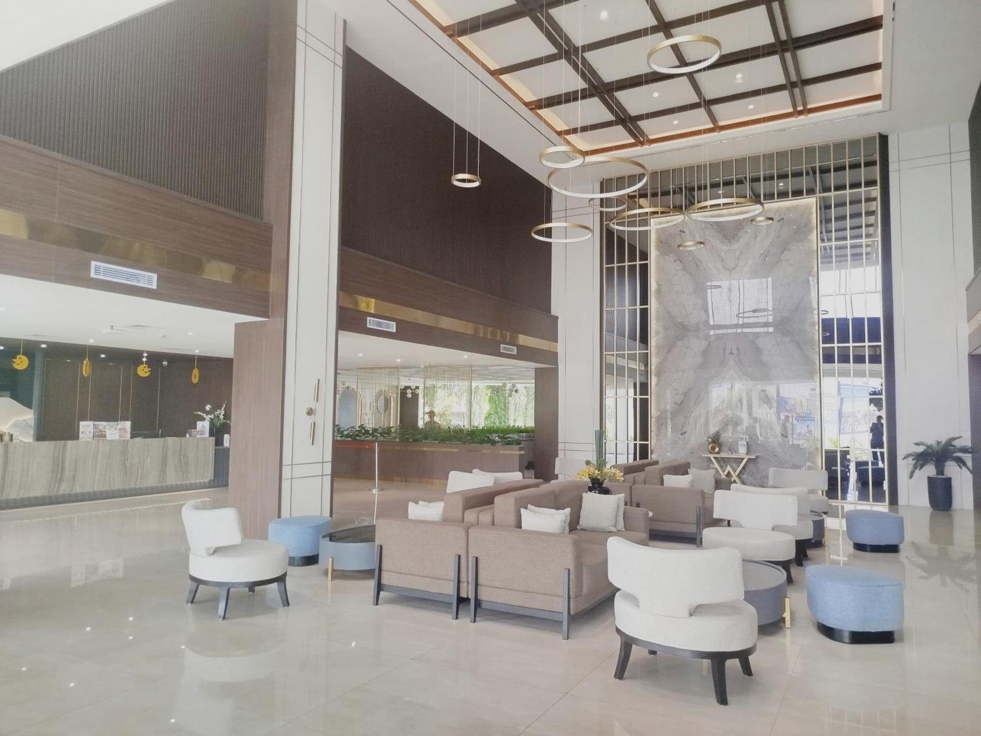 The Sun Hotel Sidoarjo Εξωτερικό φωτογραφία